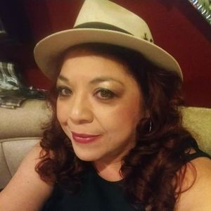 Meet your Posher, Robyn